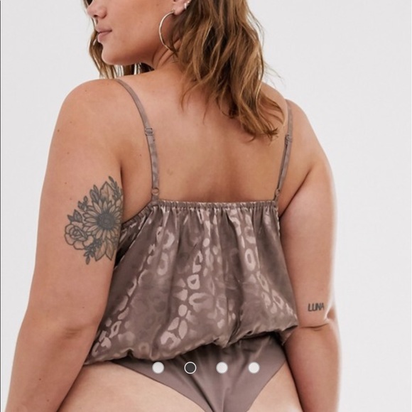 ✨2/$40✨PLUS COWL NECK CAMI LEOPARD PRINT BODYSUIT✨ - Picture 3 of 6